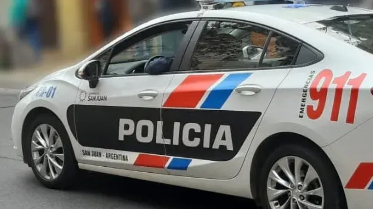 Automóvil del conductor de aplicación atacado durante un viaje en Rawson