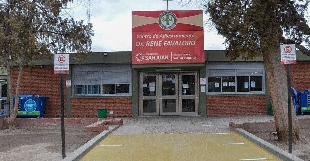 Rawson: intentaron asaltarlo en calle España y le dieron un cuchillazo en la cabeza