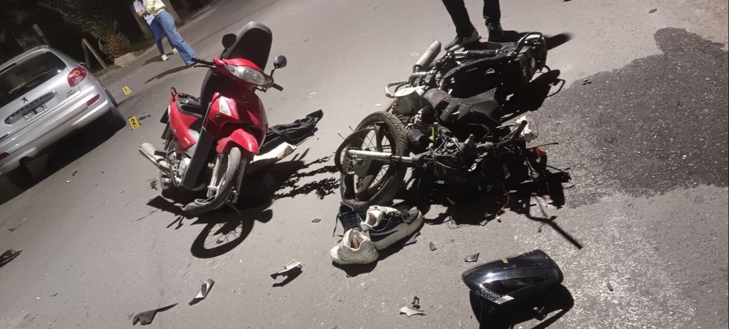 Escena del triple choque en San Miguel y Recabarren, Rawson. CrÃ©dito Tiempo de San Juan.