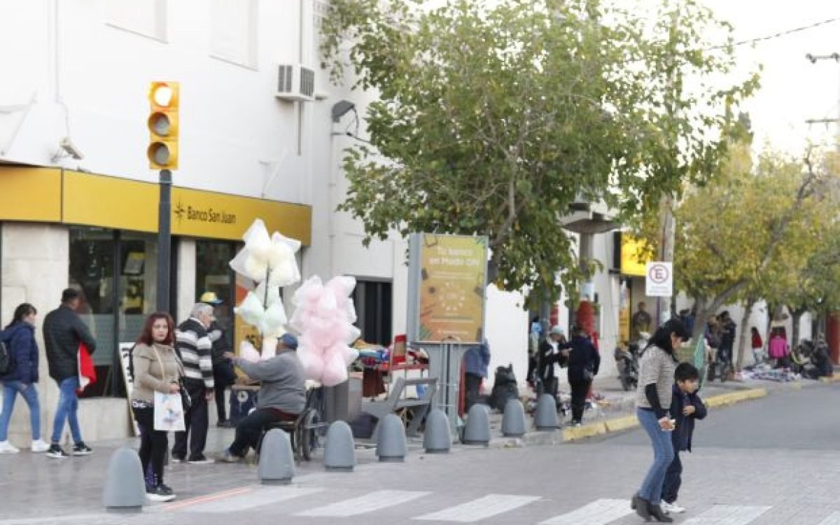 Locales comerciales de Rawson que tendrán horario especial por el partido de la Selección Argentina