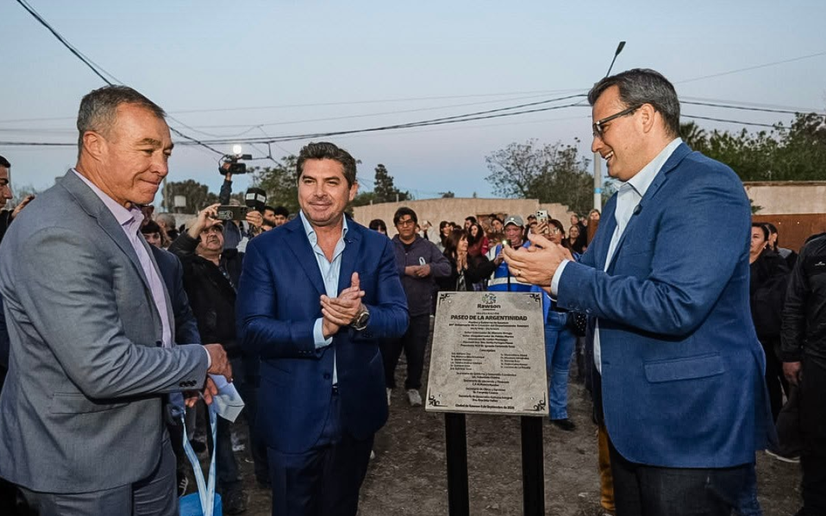 Acto por el 84° aniversario de Rawson, en el que se anunció la repavimentación de Abraham Tapia