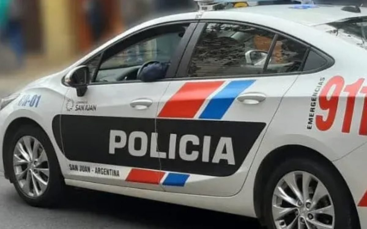 Automóvil del conductor de aplicación atacado durante un viaje en Rawson