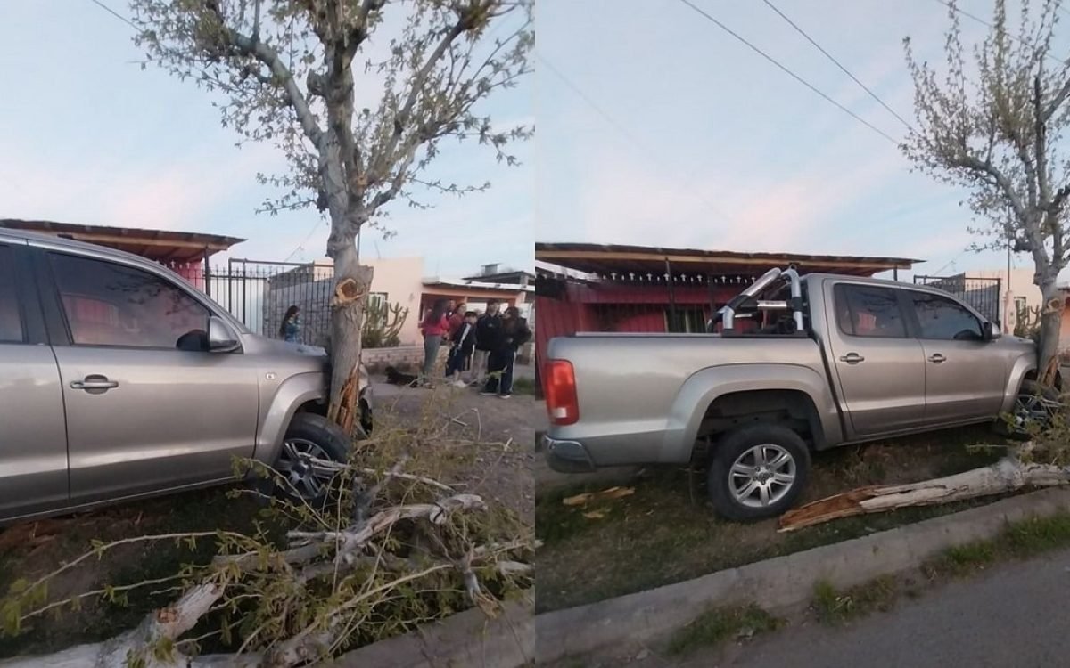 Imagen del hecho vial investigado en Rawson tras el atropello en una parada de colectivos