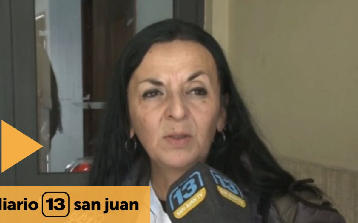 Verónica Luna, hija de Estela Carrizo, durante su pedido de justicia
