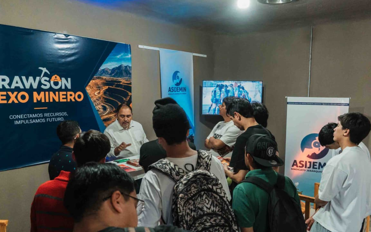 Asistentes al primer encuentro Rawson Nexo Minero en el Complejo La Superiora