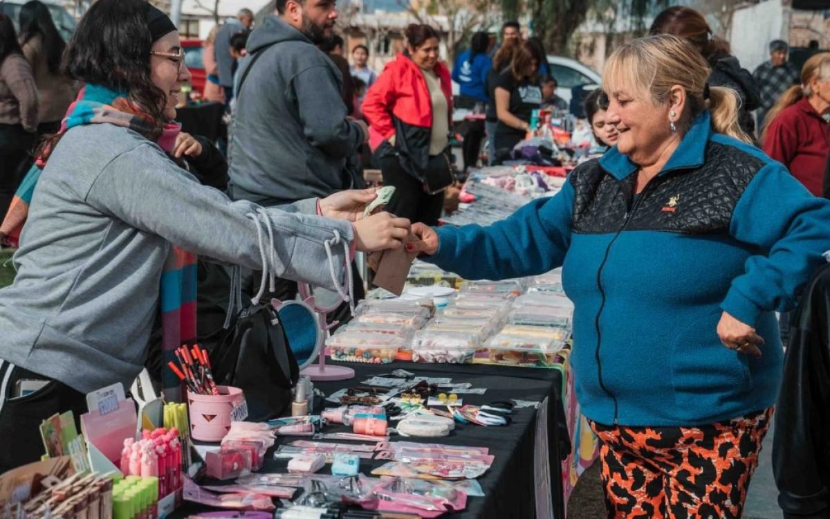 Operativo Rawson en Comunidad con equipos municipales y vecinos en Villa 17 de Agosto
