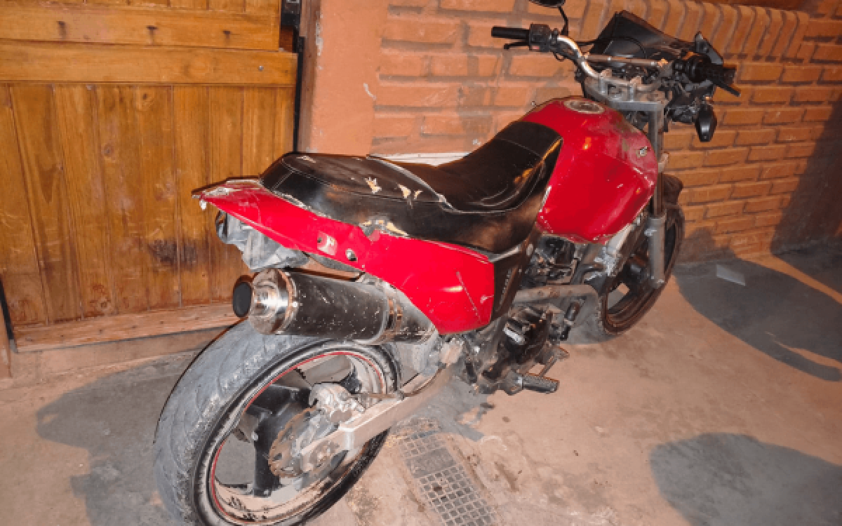 Motocicleta recuperada por la Policía tras una denuncia de robo en Rawson