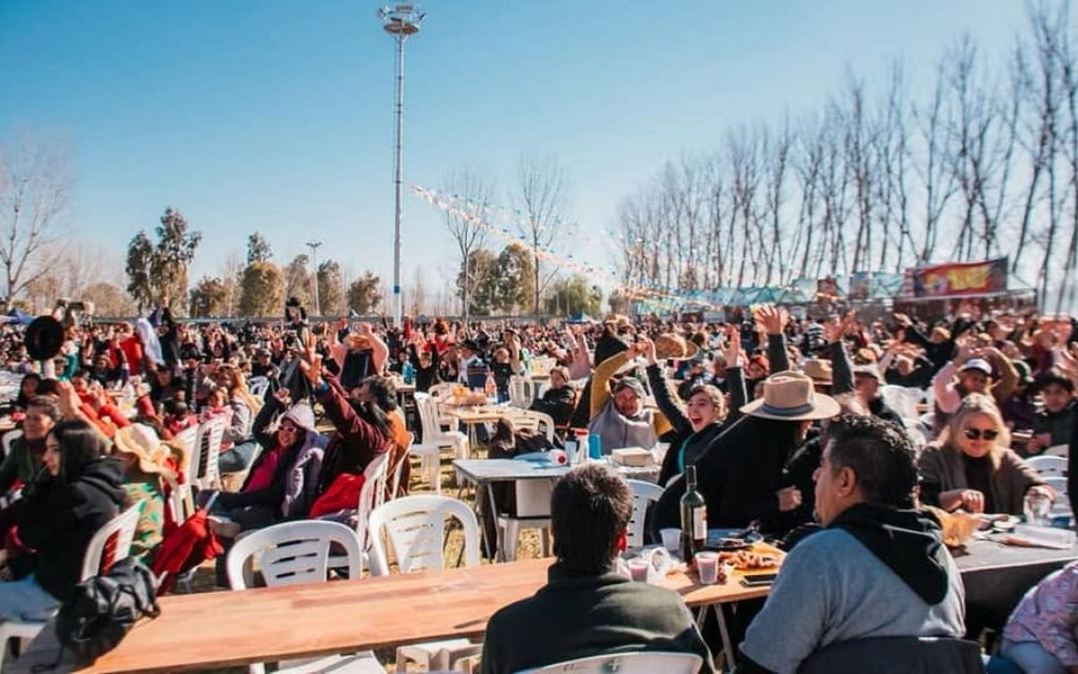 Fiesta Provincial del Carneo Español en Rawson con reserva de mesas mediante chatbot