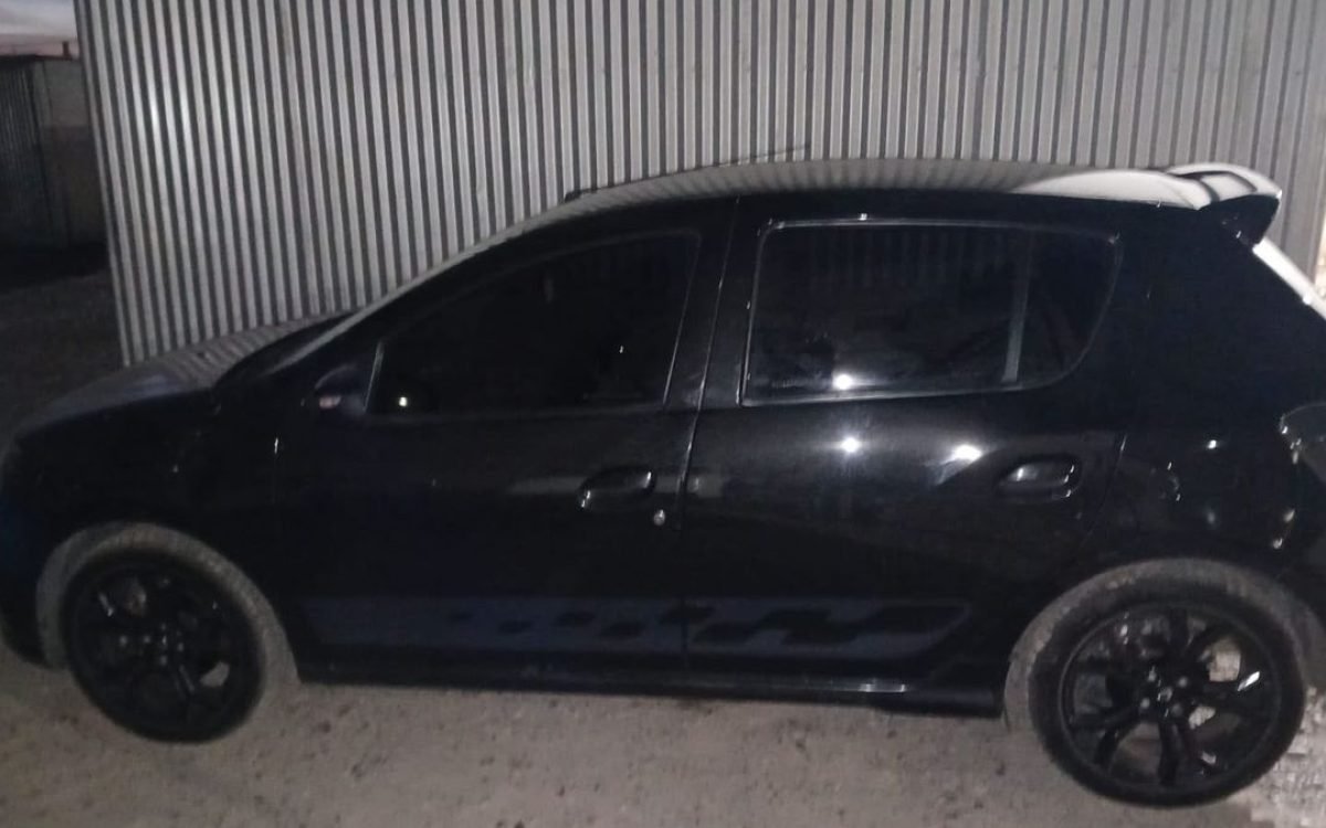 Renault Sandero RS recuperado en Rawson tras el robo a dos estudiantes